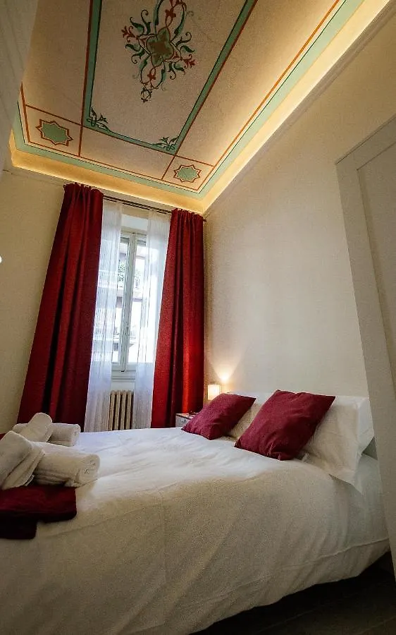 Wall Up Apartment Florence