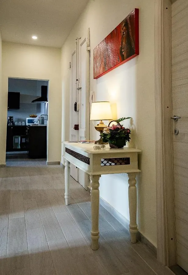 Wall Up Apartment Florence