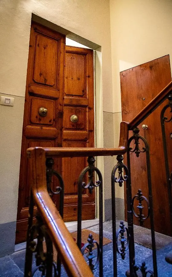 Wall Up Apartment Florence